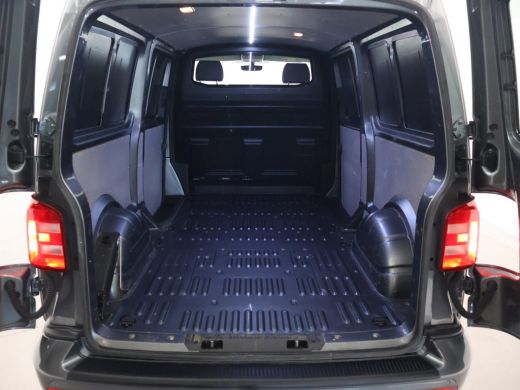 Volkswagen Transporter 2.0 TDI 150 PK DSG L2H1 HIGHLINE + 2 SCHUIFDEUREN | APPLE CARPLAY | TREKHAAK | COMFORTSTOELEN ActivLease financial lease