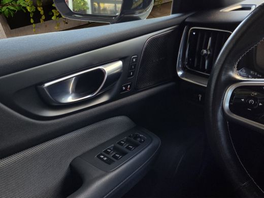 Volvo  V60 T6 Recharge AWD R-Design | Camera | Adaptive Cruise | Winter Pack | CarPlay | Harman/Kardon ActivLease financial lease