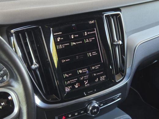 Volvo  V60 T6 Recharge AWD R-Design | Camera | Adaptive Cruise | Winter Pack | CarPlay | Harman/Kardon ActivLease financial lease