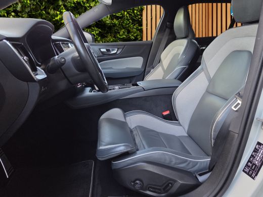 Volvo  V60 T6 Recharge AWD R-Design | Camera | Adaptive Cruise | Winter Pack | CarPlay | Harman/Kardon ActivLease financial lease