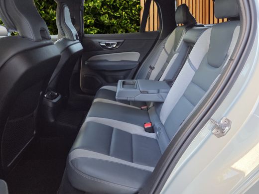 Volvo  V60 T6 Recharge AWD R-Design | Camera | Adaptive Cruise | Winter Pack | CarPlay | Harman/Kardon ActivLease financial lease