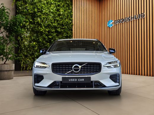 Volvo  V60 T6 Recharge AWD R-Design | Camera | Adaptive Cruise | Winter Pack | CarPlay | Harman/Kardon ActivLease financial lease