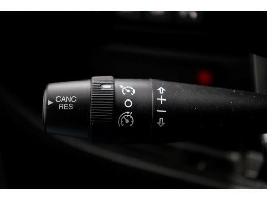 Peugeot Boxer 2.2 BlueHDi 120pk L2H2 Airco/Navi/Inrichting 07-2021 ActivLease financial lease