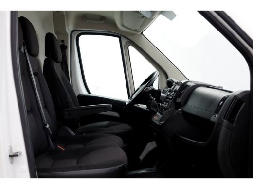 Peugeot Boxer 2.2 BlueHDi 120pk L2H2 Airco/Navi/Inrichting 07-2021 ActivLease financial lease