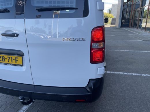 Toyota ProAce 2.0 D-4D Navigator Long ActivLease financial lease