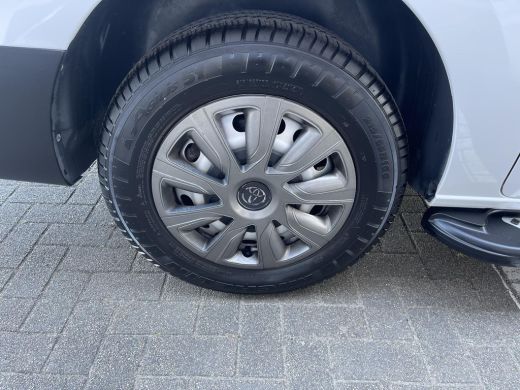 Toyota ProAce 2.0 D-4D Navigator Long ActivLease financial lease