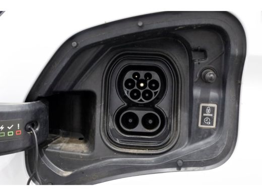 Toyota ProAce Electric Worker Comfort Extra Range 75 kWh Snellader SOH 95% 11-2022 ActivLease financial lease