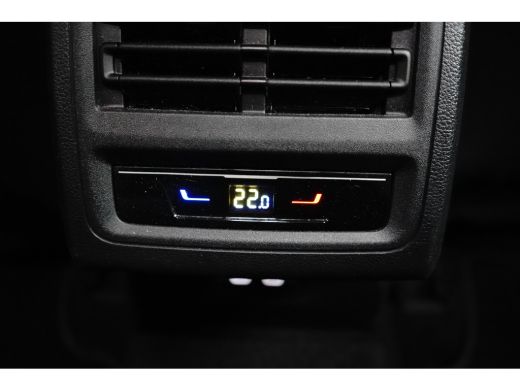 Volkswagen Golf 1.4 eHybrid Style | Adaptive Cruise Control / Automaat / Ergo bestuurdersstoel (elektrisch verste... ActivLease financial lease