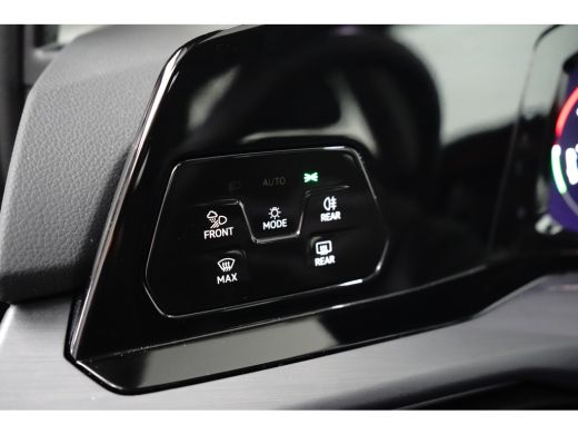 Volkswagen Golf 1.4 eHybrid Style | Adaptive Cruise Control / Automaat / Ergo bestuurdersstoel (elektrisch verste... ActivLease financial lease