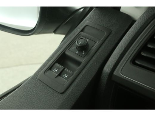 Volkswagen Transporter 2.0 TDI L2H1 | Dubbele Cabine | Airco | Cruise | Parkeersens. | Trekhaak ActivLease financial lease