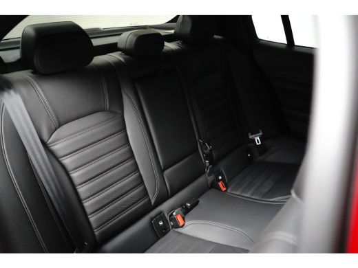 Alfa Romeo Giulia Veloce 280PK | Stoelverwarming | Adap. Cruise | 19 inch | Trekhaak ActivLease financial lease