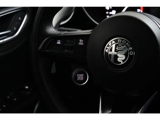 Alfa Romeo Giulia Veloce 280PK | Stoelverwarming | Adap. Cruise | 19 inch | Trekhaak ActivLease financial lease