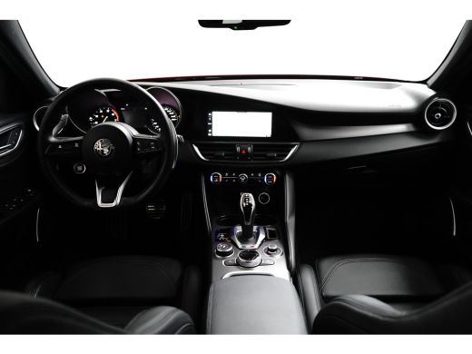 Alfa Romeo Giulia Veloce 280PK | Stoelverwarming | Adap. Cruise | 19 inch | Trekhaak ActivLease financial lease
