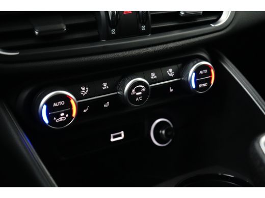 Alfa Romeo Giulia Veloce 280PK | Stoelverwarming | Adap. Cruise | 19 inch | Trekhaak ActivLease financial lease