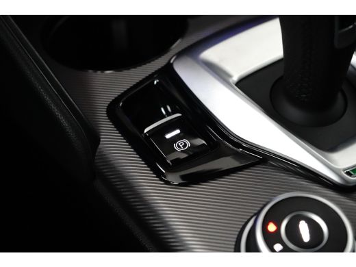 Alfa Romeo Giulia Veloce 280PK | Stoelverwarming | Adap. Cruise | 19 inch | Trekhaak ActivLease financial lease
