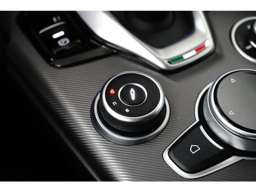 Alfa Romeo Giulia Veloce 280PK | Stoelverwarming | Adap. Cruise | 19 inch | Trekhaak ActivLease financial lease