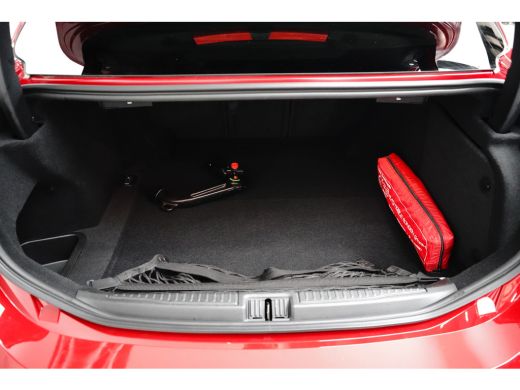 Alfa Romeo Giulia Veloce 280PK | Stoelverwarming | Adap. Cruise | 19 inch | Trekhaak ActivLease financial lease
