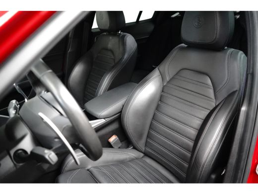 Alfa Romeo Giulia Veloce 280PK | Stoelverwarming | Adap. Cruise | 19 inch | Trekhaak ActivLease financial lease