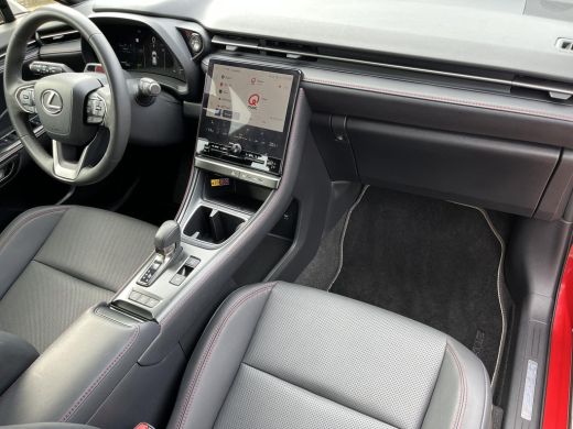 Lexus LBX 1.5 Business Line 2WD | Lederen bekleding | Stoel- + stuurverwarming | Carplay | Parkeersensoren | ActivLease financial lease