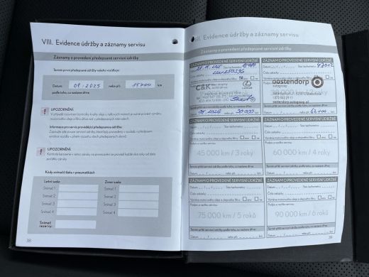 Lexus LBX 1.5 Business Line 2WD | Lederen bekleding | Stoel- + stuurverwarming | Carplay | Parkeersensoren | ActivLease financial lease