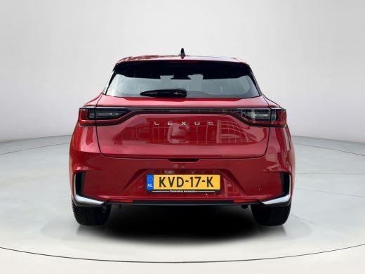 Lexus LBX 1.5 Business Line 2WD | Lederen bekleding | Stoel- + stuurverwarming | Carplay | Parkeersensoren | ActivLease financial lease