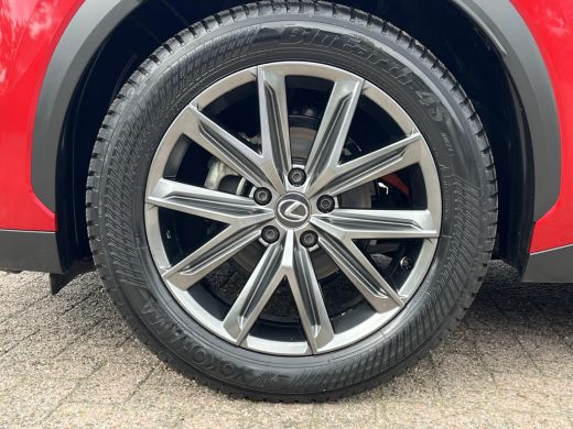 Lexus LBX 1.5 Business Line 2WD | Lederen bekleding | Stoel- + stuurverwarming | Carplay | Parkeersensoren | ActivLease financial lease