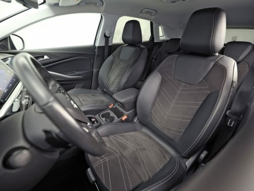 Opel Grandland 1.6 Turbo Plug-In Hybrid 4x4 Ultimate 224Pk Automaat (NAP, VIRTUAL COCKPIT, SOH 96,6%, APPLE CARP... ActivLease financial lease