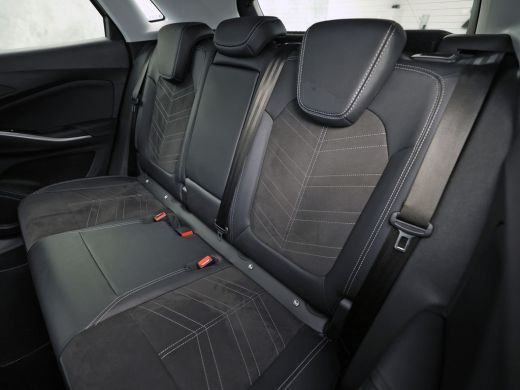 Opel Grandland 1.6 Turbo Plug-In Hybrid 4x4 Ultimate 224Pk Automaat (NAP, VIRTUAL COCKPIT, SOH 96,6%, APPLE CARP... ActivLease financial lease