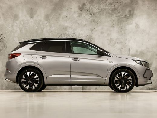 Opel Grandland 1.6 Turbo Plug-In Hybrid 4x4 Ultimate 224Pk Automaat (NAP, VIRTUAL COCKPIT, SOH 96,6%, APPLE CARP... ActivLease financial lease