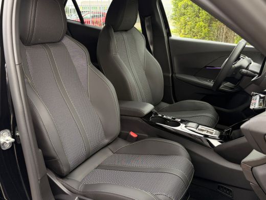 Peugeot 2008 GT 1.2 Hybrid VOORRAADACTIE | 8 JAAR FABRIEKSGARANTIE  | 17'' Lichtmetalen velgen KARAKOY | Clima... ActivLease financial lease