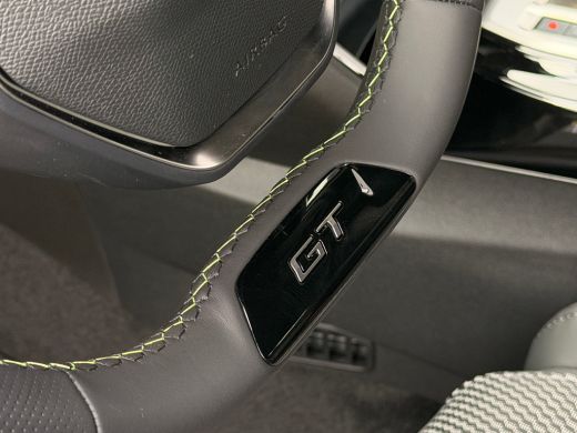 Peugeot 2008 GT 1.2 Hybrid VOORRAADACTIE | 8 JAAR FABRIEKSGARANTIE  | 17'' Lichtmetalen velgen KARAKOY | Clima... ActivLease financial lease