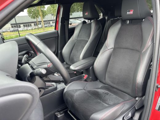 Toyota Yaris Cross 1.5 Hybrid GR Sport PANO | All-in prijs | Automaat | Panoramadak | apple/android auto ActivLease financial lease