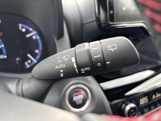 Toyota Yaris Cross 1.5 Hybrid GR Sport PANO | All-in prijs | Automaat | Panoramadak | apple/android auto ActivLease financial lease