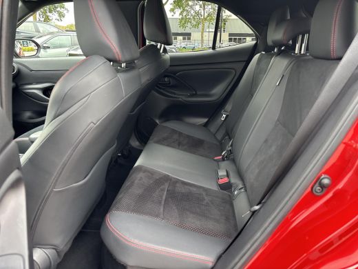Toyota Yaris Cross 1.5 Hybrid GR Sport PANO | All-in prijs | Automaat | Panoramadak | apple/android auto ActivLease financial lease