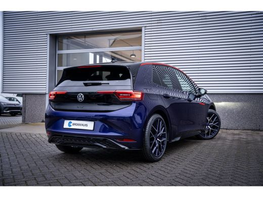 Volkswagen ID.3 GTX Limited Edition Fire & Ice | Speciale uitvoering ! | 326PK | Navigatie | Memory Seats | LED ActivLease financial lease
