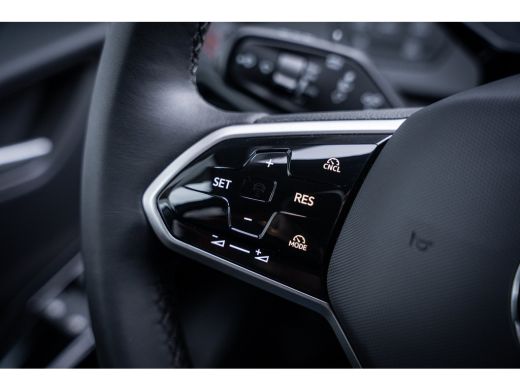Volkswagen ID.3 GTX Limited Edition Fire & Ice | Speciale uitvoering ! | 326PK | Navigatie | Memory Seats | LED ActivLease financial lease