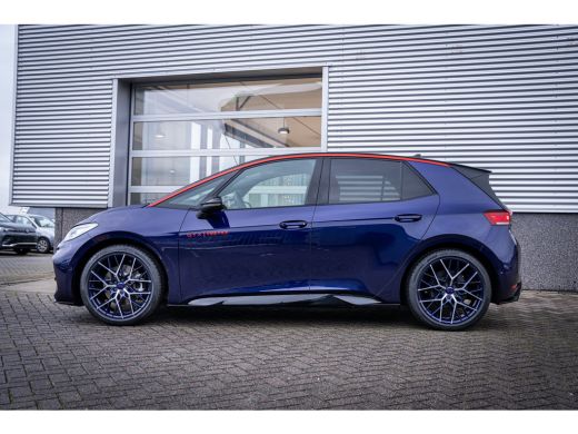 Volkswagen ID.3 GTX Limited Edition Fire & Ice | Speciale uitvoering ! | 326PK | Navigatie | Memory Seats | LED ActivLease financial lease