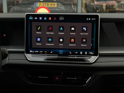 Volkswagen Tayron 1.5 eTSI 150 pk Life 7-DSG | Camera | Stoelverwarming | 7 Persoons | ActivLease financial lease