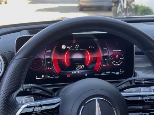 Mercedes-Benz C-Klasse Estate 200 AUT9 AMG-LINE PANODAK LEDER NAVI CAMERA DIGI-DASH APPLE-CARPLAY LED LMV PDC ActivLease financial lease
