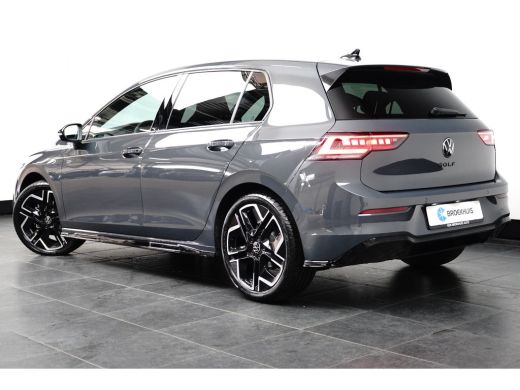 Volkswagen Golf VIII Lim. 1.5 eTSI 150PK 7-DSG R-Line l Panoramadak l Stoel Stuurverwarming l Adapt. Cr Control l... ActivLease financial lease