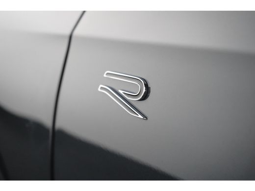 Volkswagen Golf VIII Lim. 1.5 eTSI 150PK 7-DSG R-Line l Panoramadak l Stoel Stuurverwarming l Adapt. Cr Control l... ActivLease financial lease