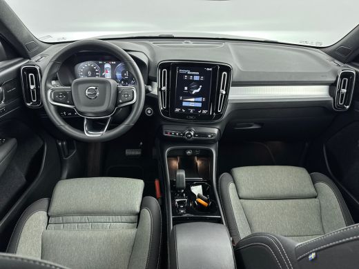 Volvo  XC40 T4 Recharge Plus | 18" | Trekhaak | Harman Kardon | Elektr. verst. Stoelen | Stoel/Stuurverwarmin... ActivLease financial lease