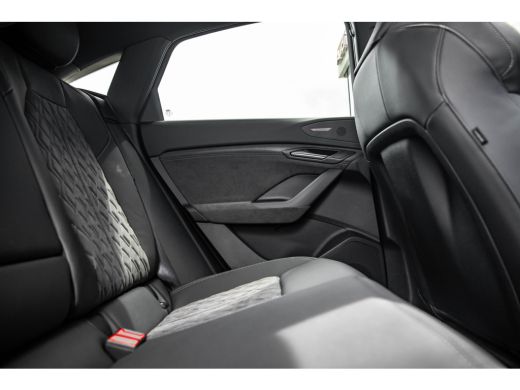 Audi Q6 e-tron S edition | Adaptive air suspension | Adaptive cruise control | Audi sound system ActivLease financial lease