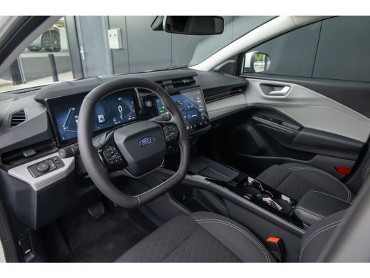 Ford Puma Gen-E 44 kWh | Winter Pack | Full LED | Camera ActivLease financial lease