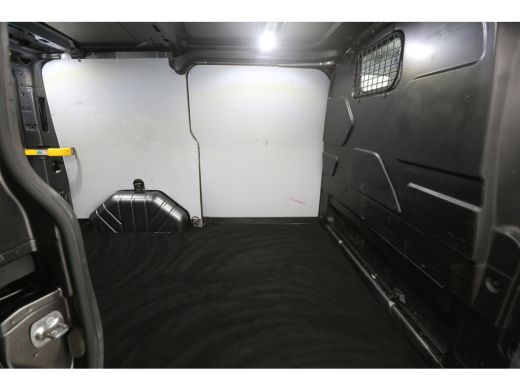 Ford Transit Custom 2.0 TDCI L1H1 170PK Limited | Automaat | Airco | Camera | Cruise | 3 Zits | Trekhaak | Carplay | ... ActivLease financial lease