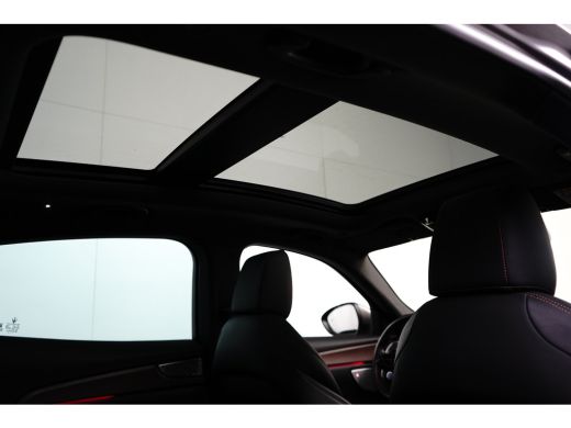 Maserati Grecale AWD Folgore 105kWh l Luchtvering l 360 gr Camera l High End Sound l Panoramadak l Stoelverkoeling... ActivLease financial lease
