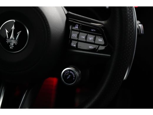 Maserati Grecale AWD Folgore 105kWh l Luchtvering l 360 gr Camera l High End Sound l Panoramadak l Stoelverkoeling... ActivLease financial lease