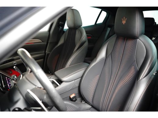 Maserati Grecale AWD Folgore 105kWh l Luchtvering l 360 gr Camera l High End Sound l Panoramadak l Stoelverkoeling... ActivLease financial lease