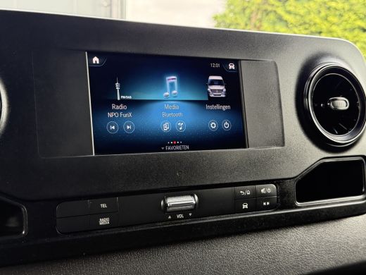 Mercedes-Benz Sprinter 315 150 PK 3.2 t / L1H1 / 2x SCHUIFDEUR / SORTIMO INRICHTING / CAMERA / CRUISE / AIRCO / CARPLAY ActivLease financial lease