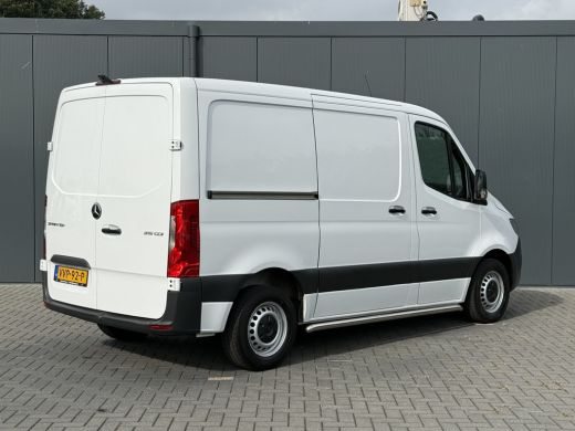 Mercedes-Benz Sprinter 315 150 PK 3.2 t / L1H1 / 2x SCHUIFDEUR / SORTIMO INRICHTING / CAMERA / CRUISE / AIRCO / CARPLAY ActivLease financial lease